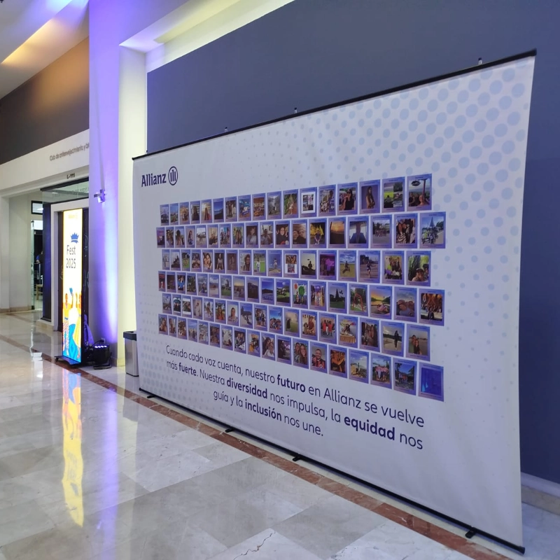 Impresión y montaje de backings publicitarios y muros de prensa para eventos en Bogotá.