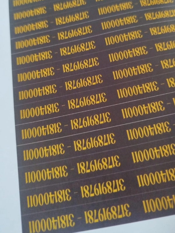 Impresión de stickers adhesivos personalizados con numeración correlativa en Bogotá.